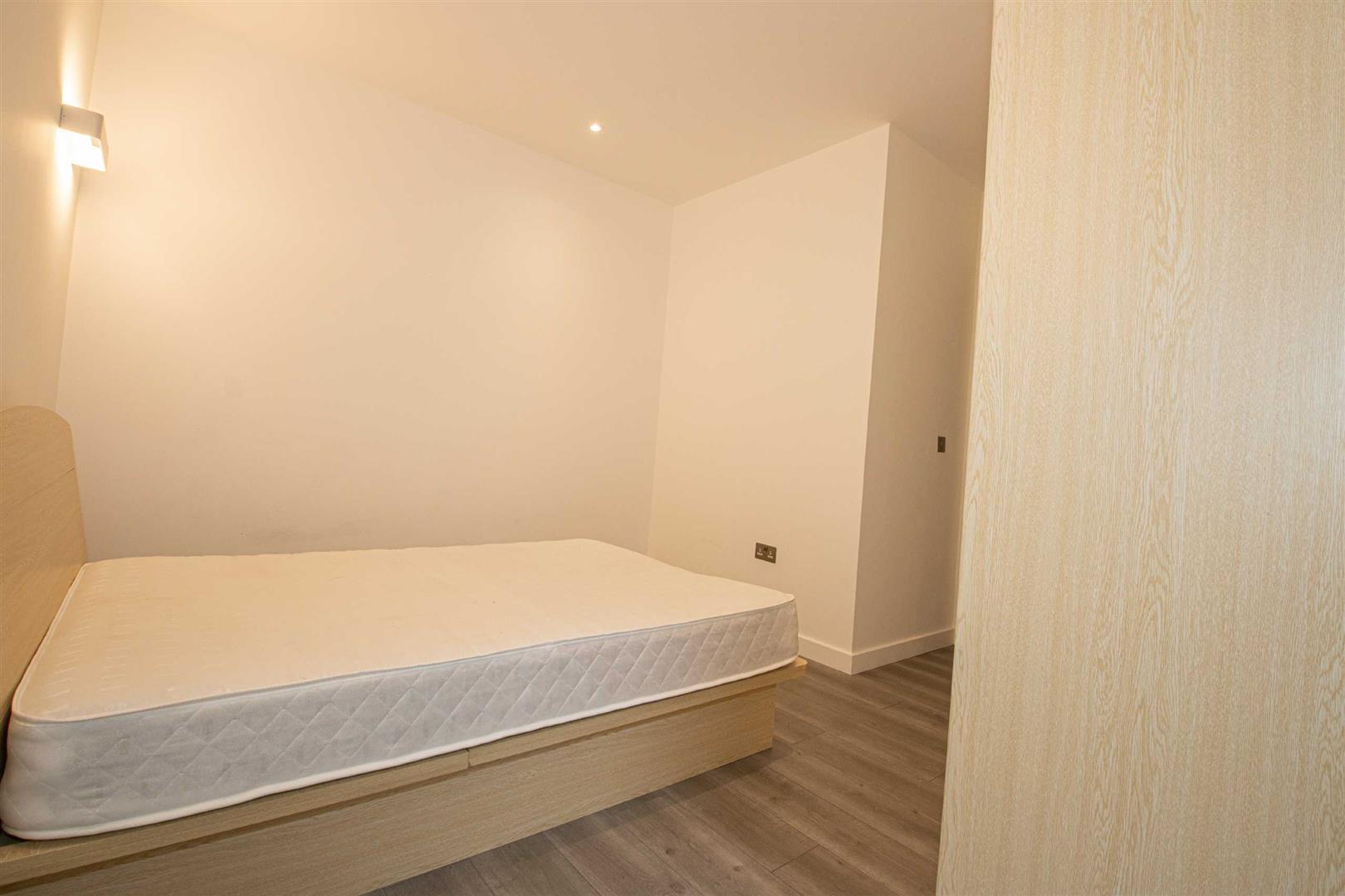 2 Foxhunter Drive, Linford Wood, Milton Keynes